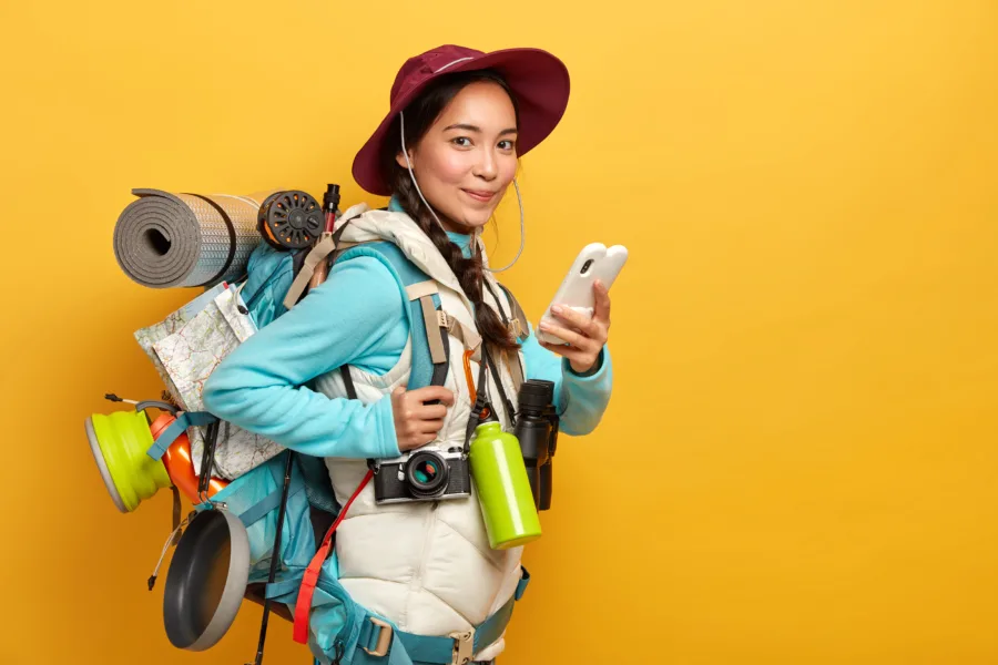 pretty-satisfied-traveler-uses-free-internet-conne-2025-01-24-06-22-07-utc-900x600.webp.webp