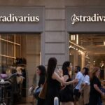 several-people-walk-past-a-stradivarius-store-in-downtown-news-photo-1747992570.pjpeg_.jpeg