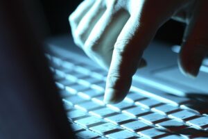 100411496-cyber-crime.1910x1000-900x600-1.jpg