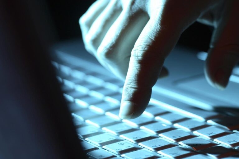 100411496-cyber-crime.1910x1000-900x600-1.jpg